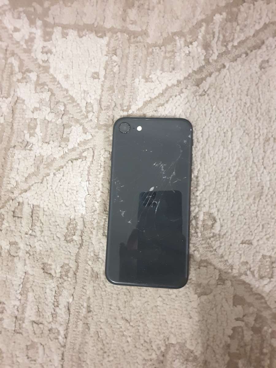 iPhone SE 2020 2nd Gen 64GB