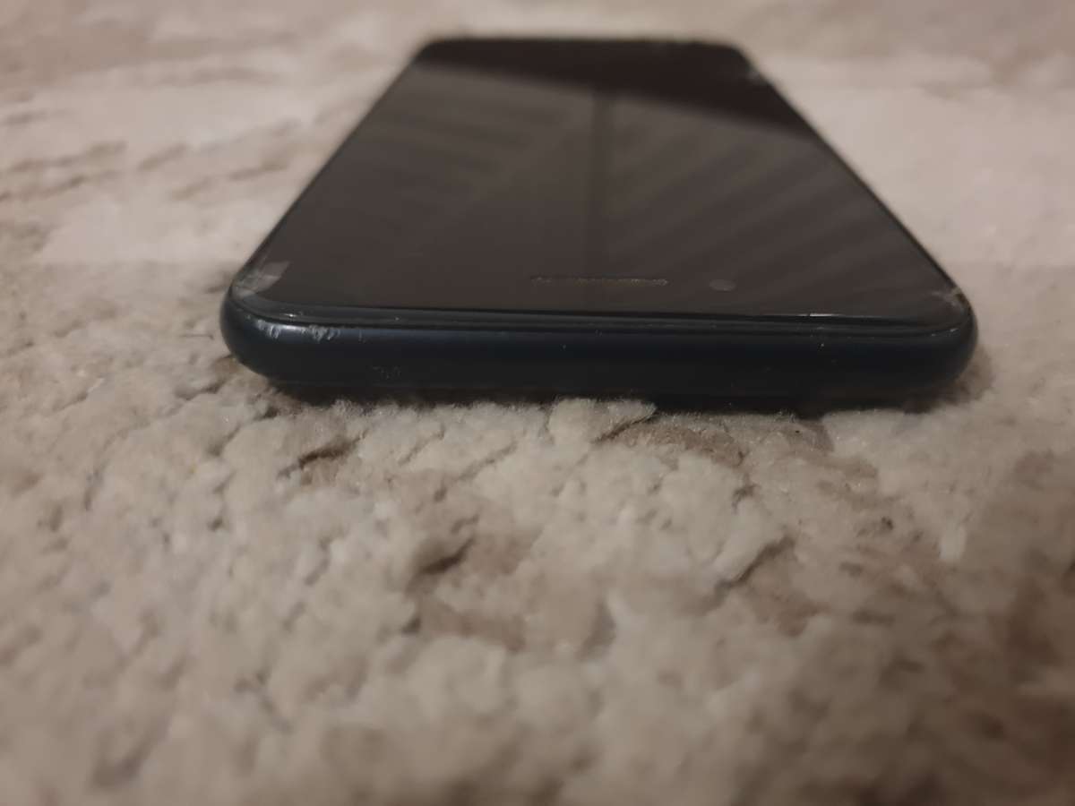 iPhone SE 2020 2nd Gen 64GB