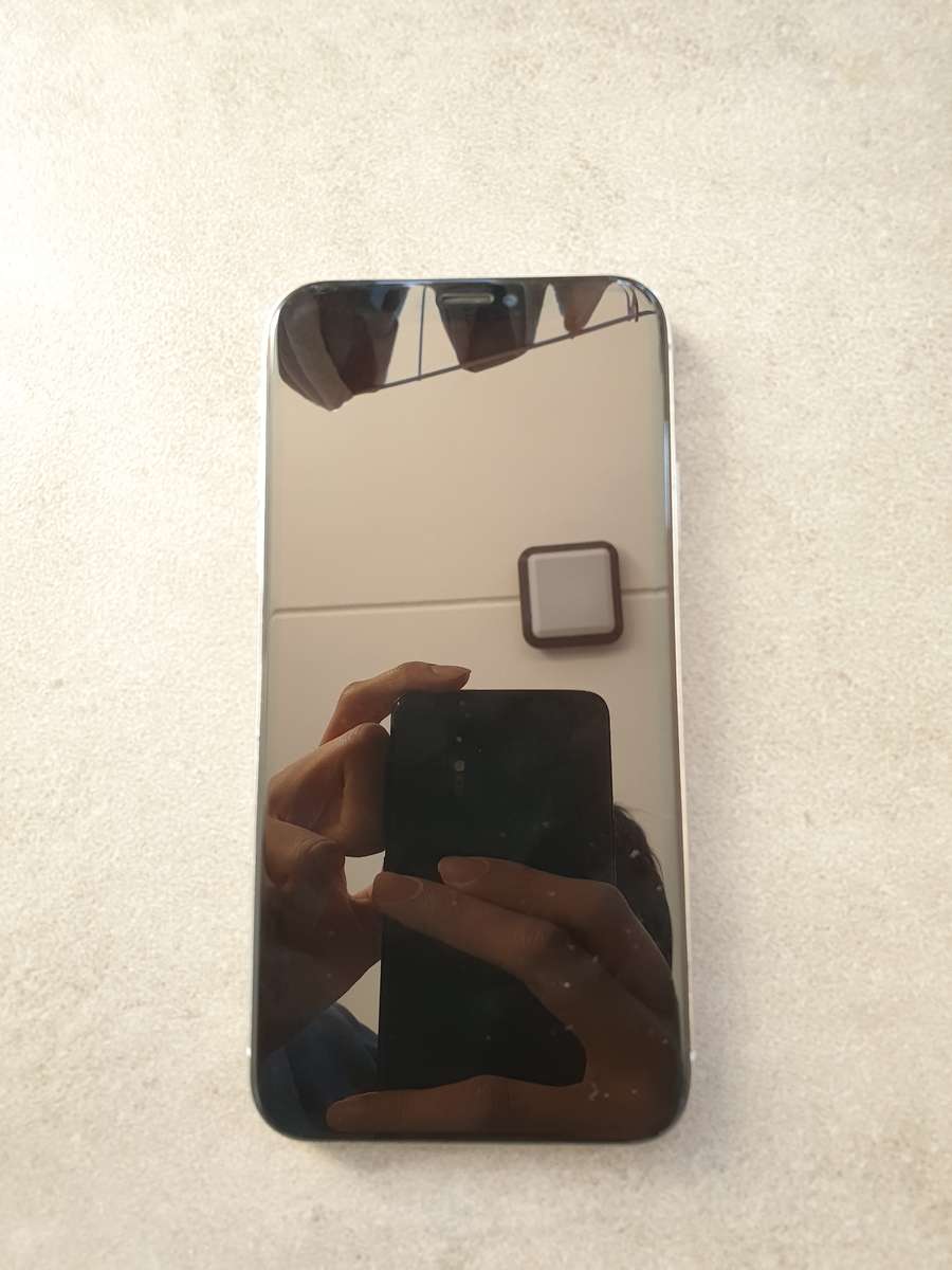 iPhone X near mint condition