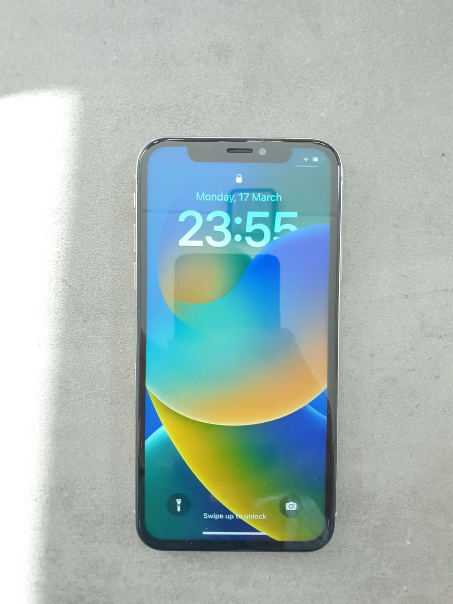 iPhone X near mint condition