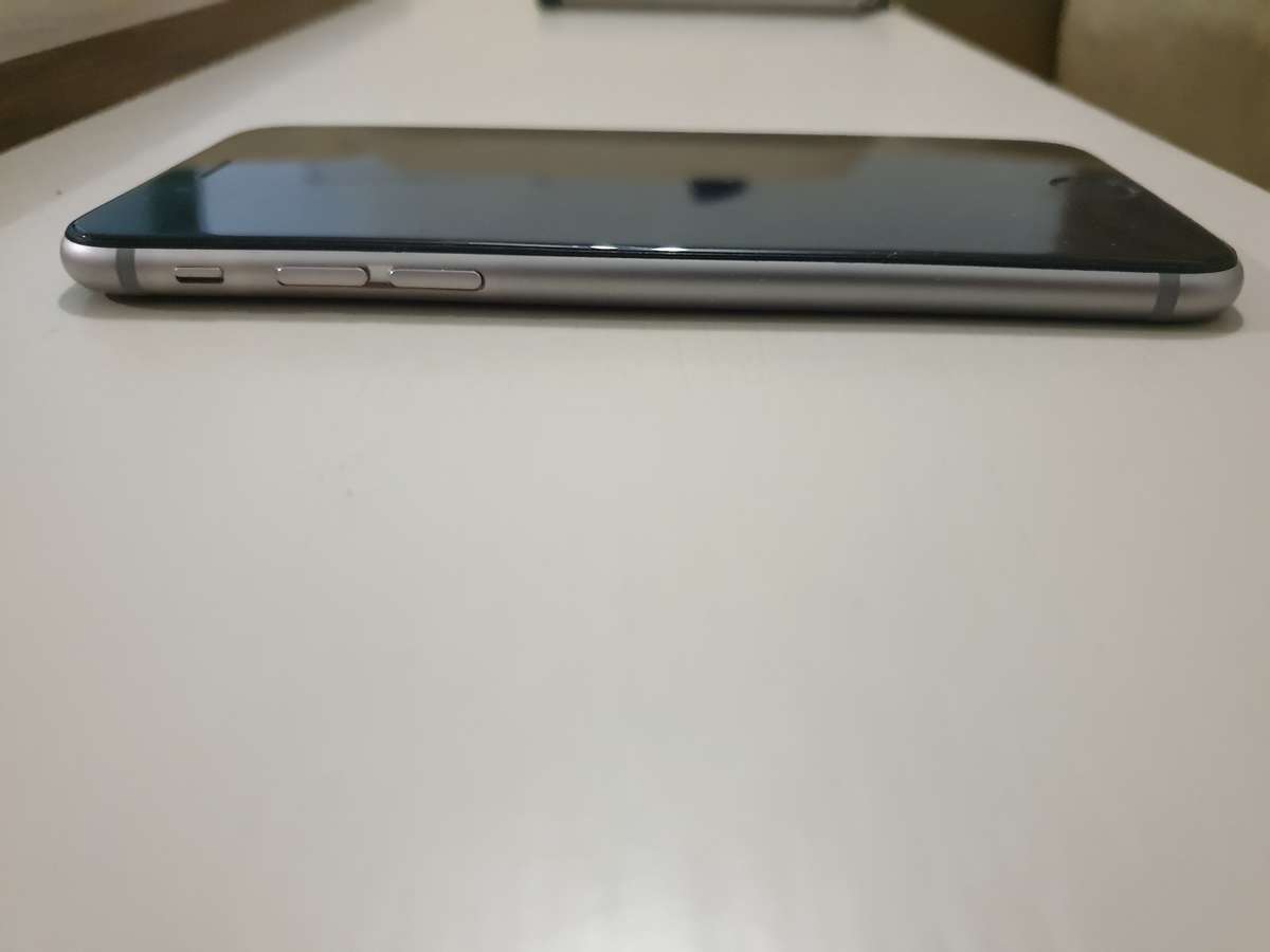 iPhone 6S 64GB mint condition
