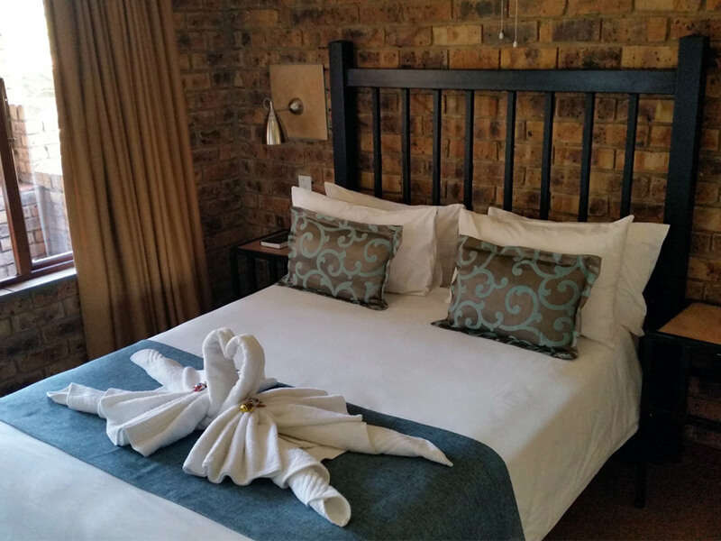 Midweek @ Manzi MOnate 6 Sleeper 10-14 February ( 4 adults 2 kids under 12)