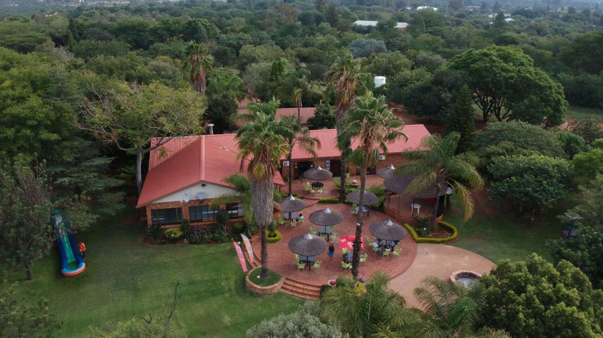 Midweek @ Manzi MOnate 6 Sleeper 10-14 February ( 4 adults 2 kids under 12)