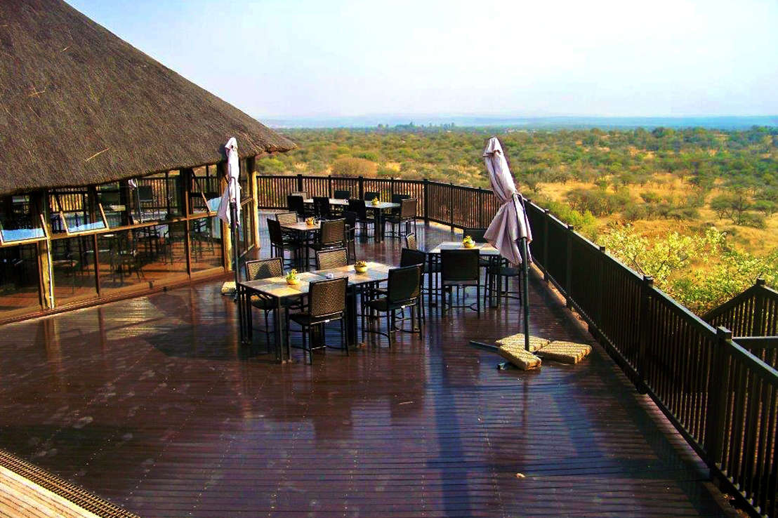 Midweek @ Monateng Safari lodge 25-29 November (4 sleeper ) 2 adults 2 kids