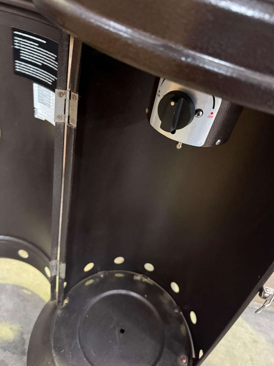 Short Stand Gas Patio Heater 1.25m - Hammertone NOT WORKING AS IS