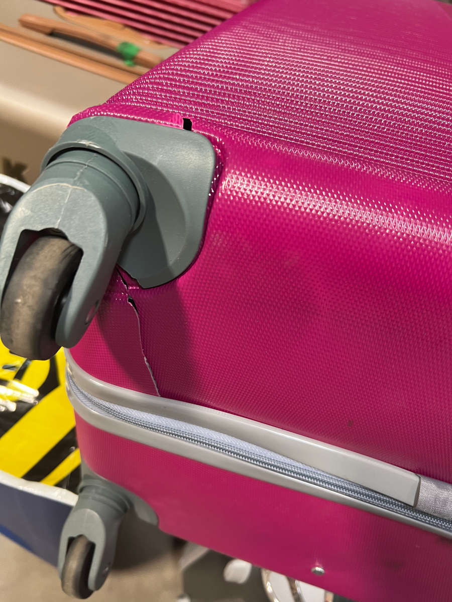 3 Piece Hard Outer Shell Luggage Set - Pink - 2 WHEELS CRACKED ON BIG SIZE LUGGAGE ONLY