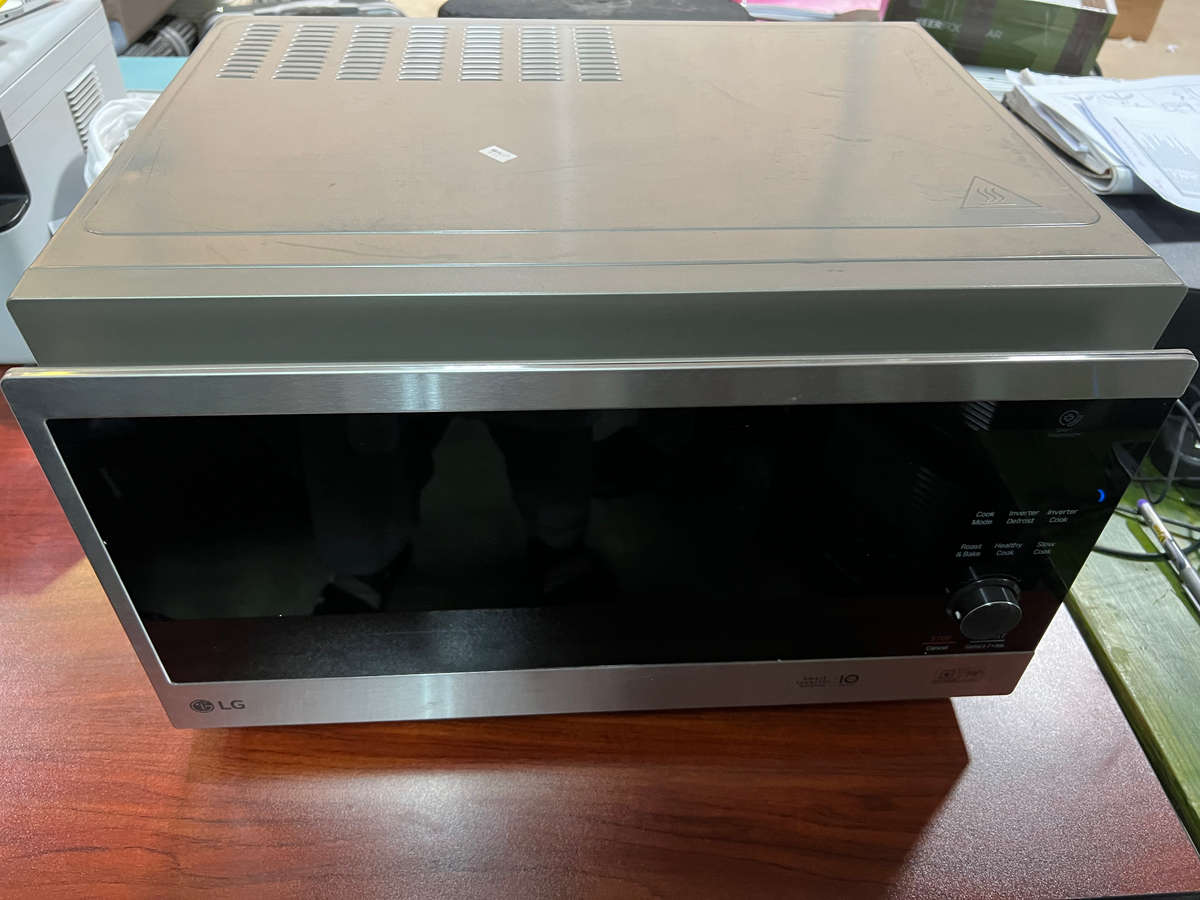 LG  39 l  NeoChef Convection Microwave - Stainless Steel READ DESCRIPTION