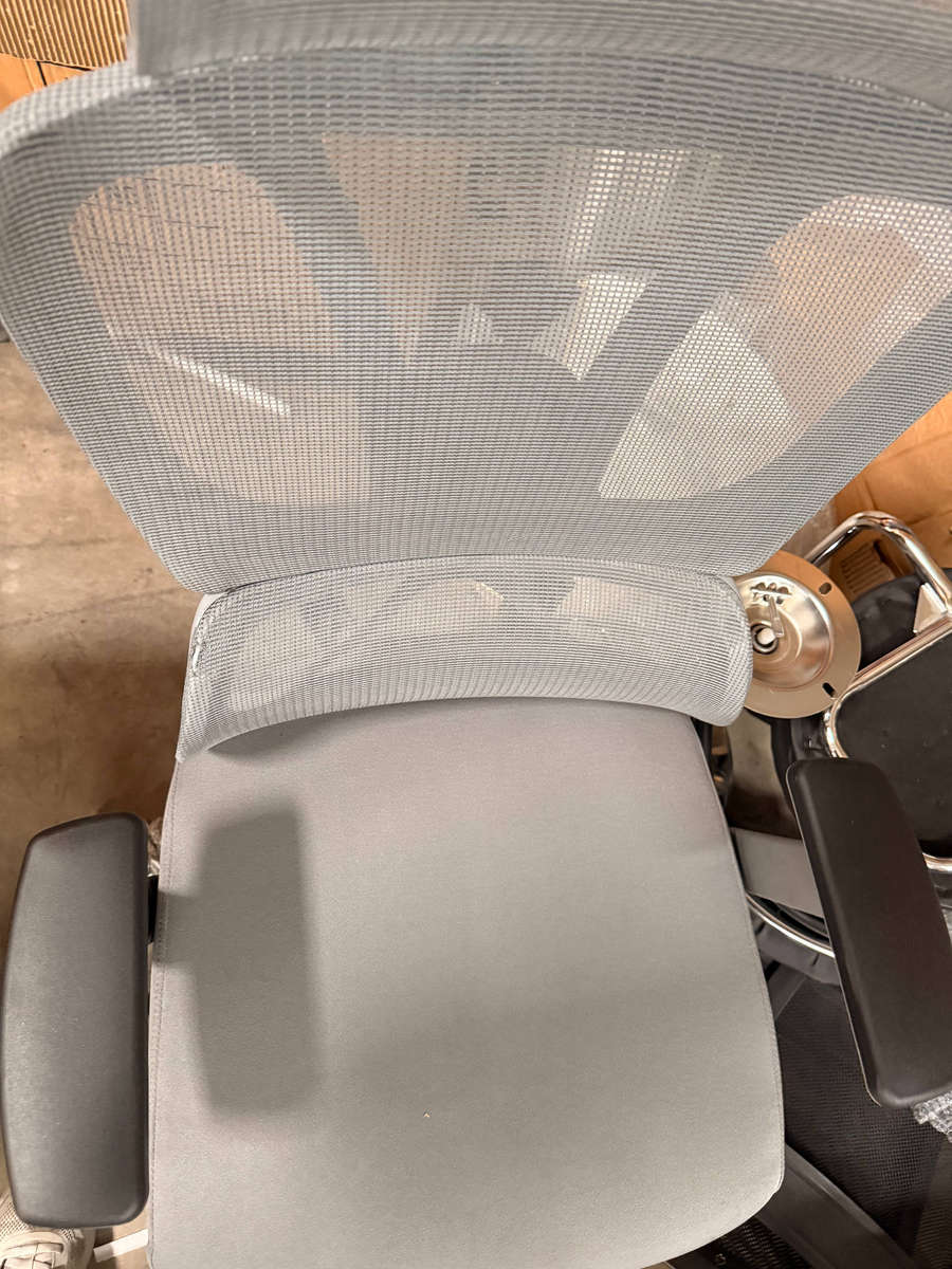 F16 Falcon Elite: Luxury Ergonomic Office Chair - Grey Demo