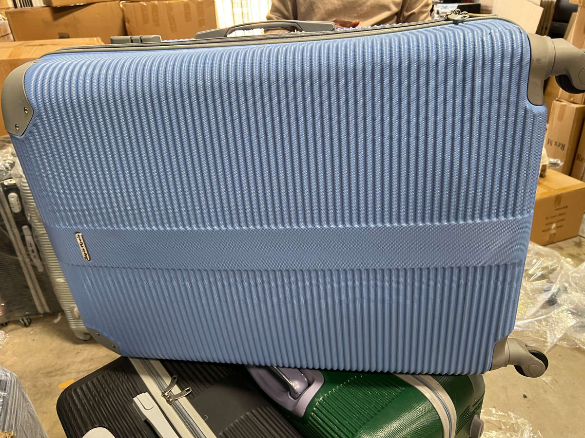 Expert Travel Ware - 3 Piece Luggage Set - LAVENDER BLUE READ DESCRIPTION!!!