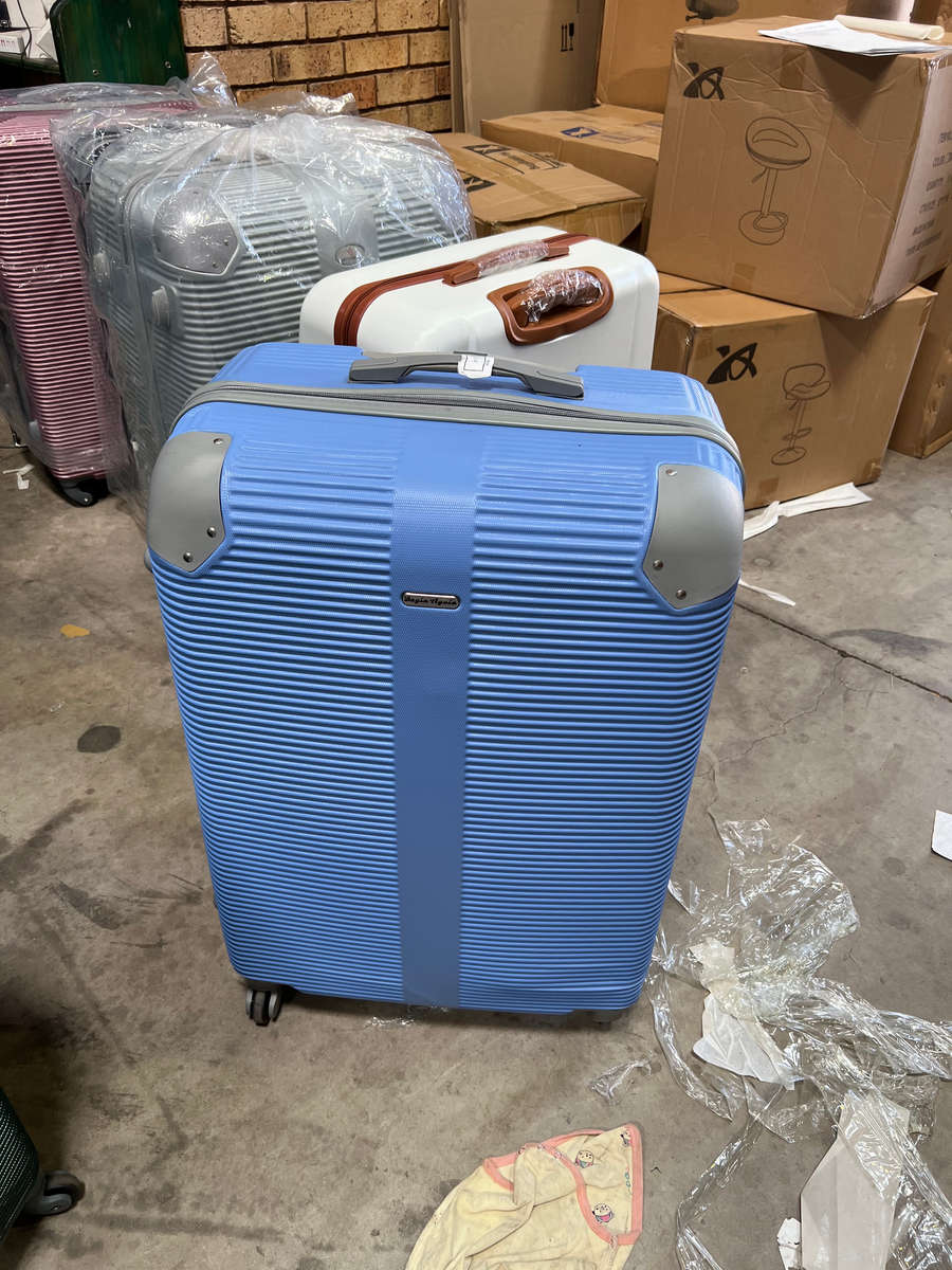 Expert Travel Ware - 3 Piece Luggage Set - LAVENDER BLUE READ DESCRIPTION!!!