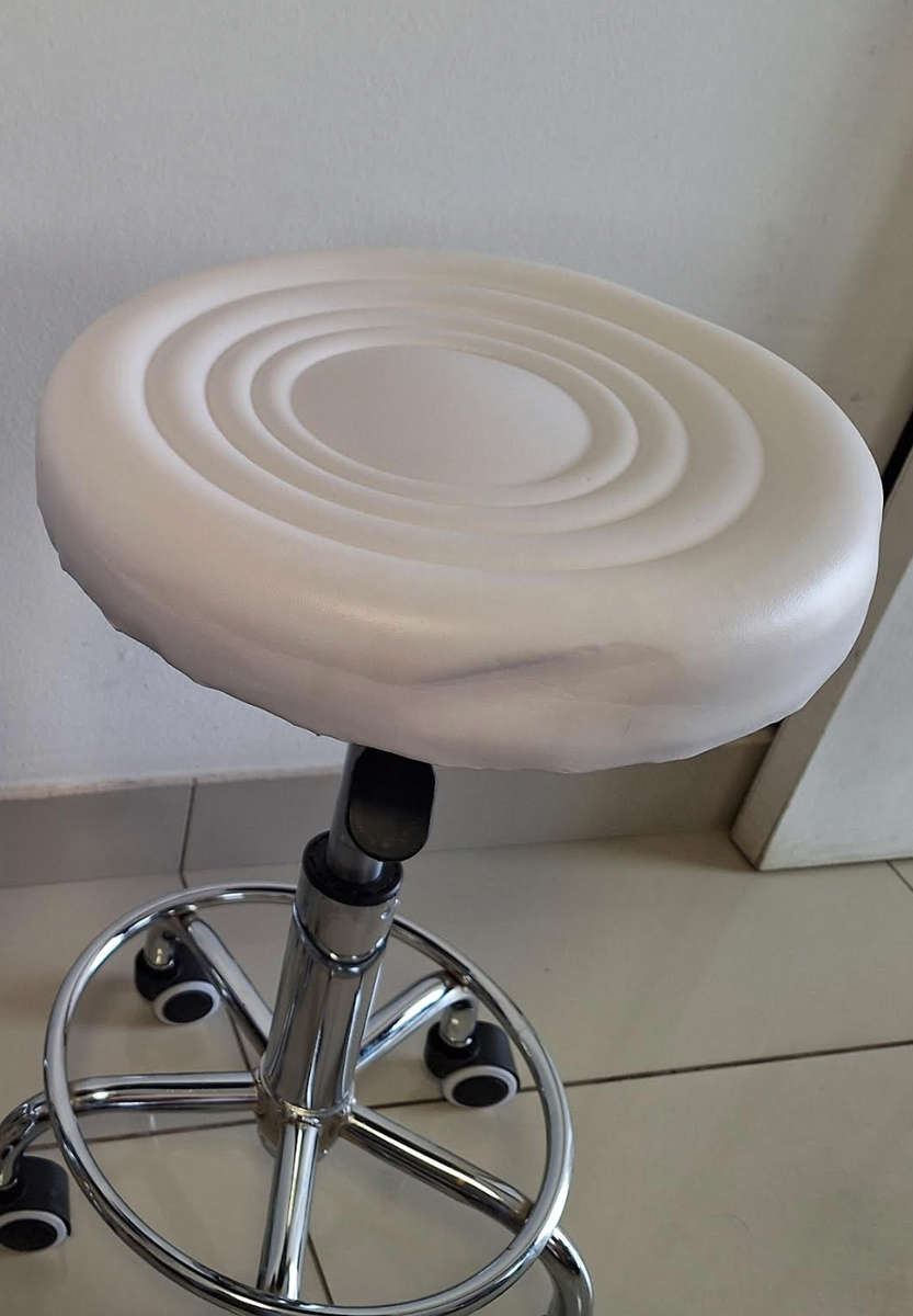 White Modern and Adjustable Mini Bar Stool with Wheels READ DESCRIPTION