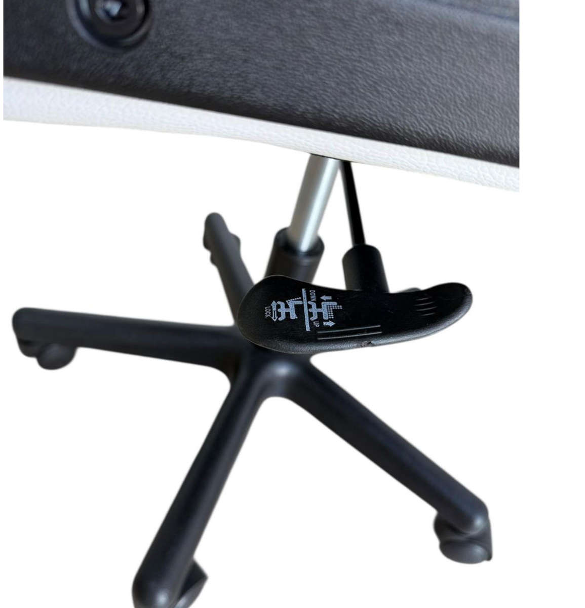 Eay Eay Thing Faux Leather Ergonomic Home Office Chair - White BRAND NEW