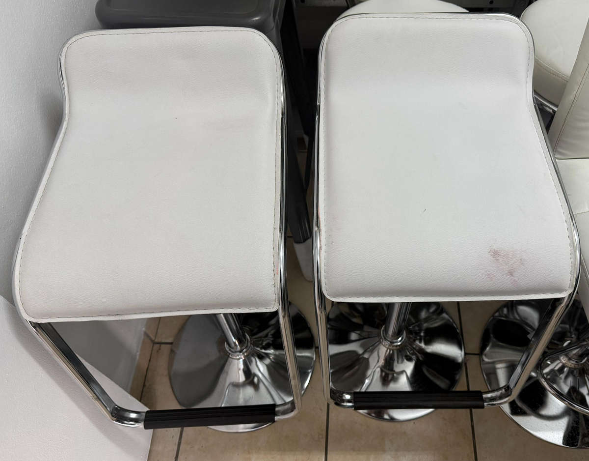 Low Back Leather Bar Chair Stools - White DEMO/DISPLAY SEE PICTURES