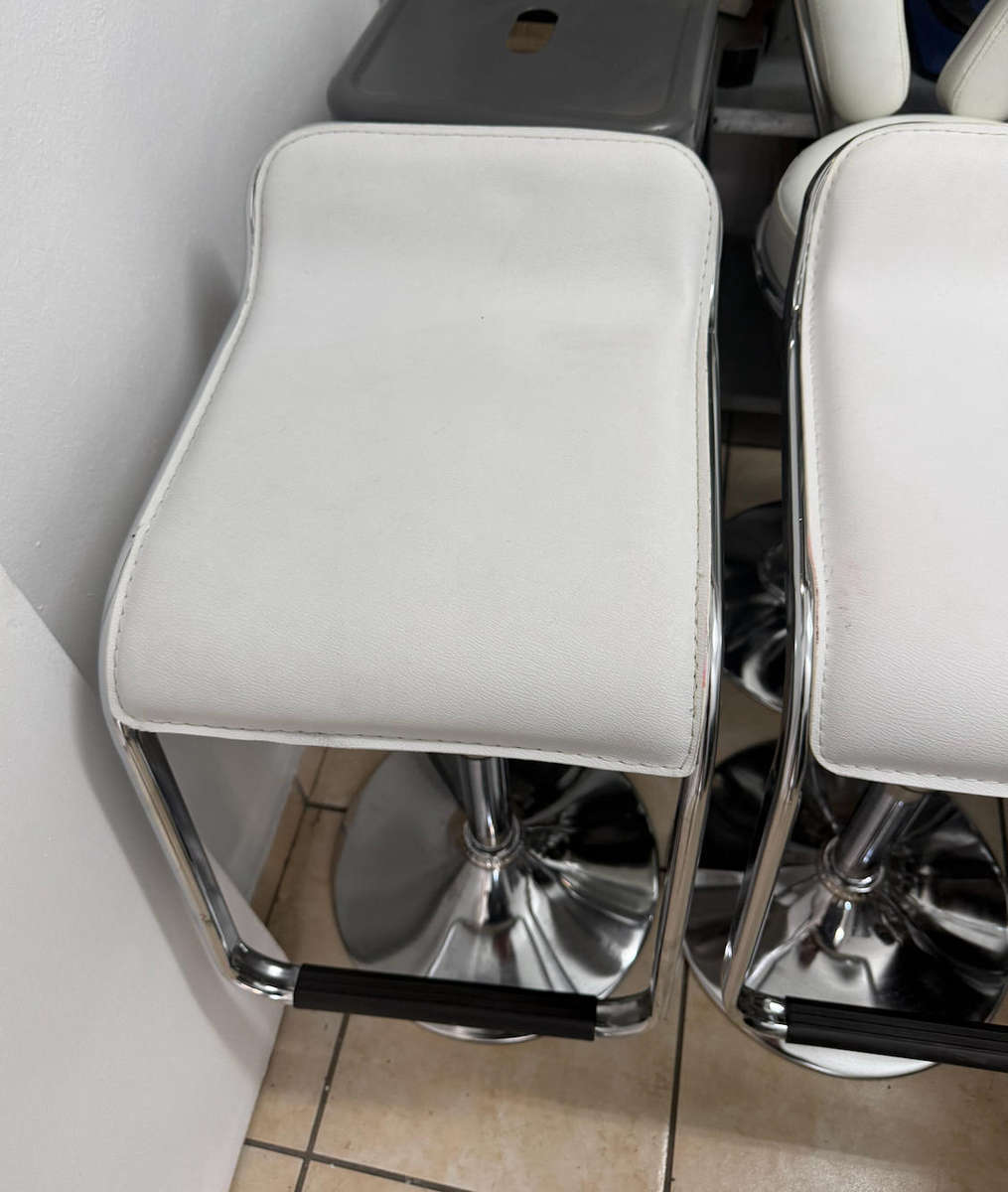 Low Back Leather Bar Chair Stools - White DEMO/DISPLAY SEE PICTURES