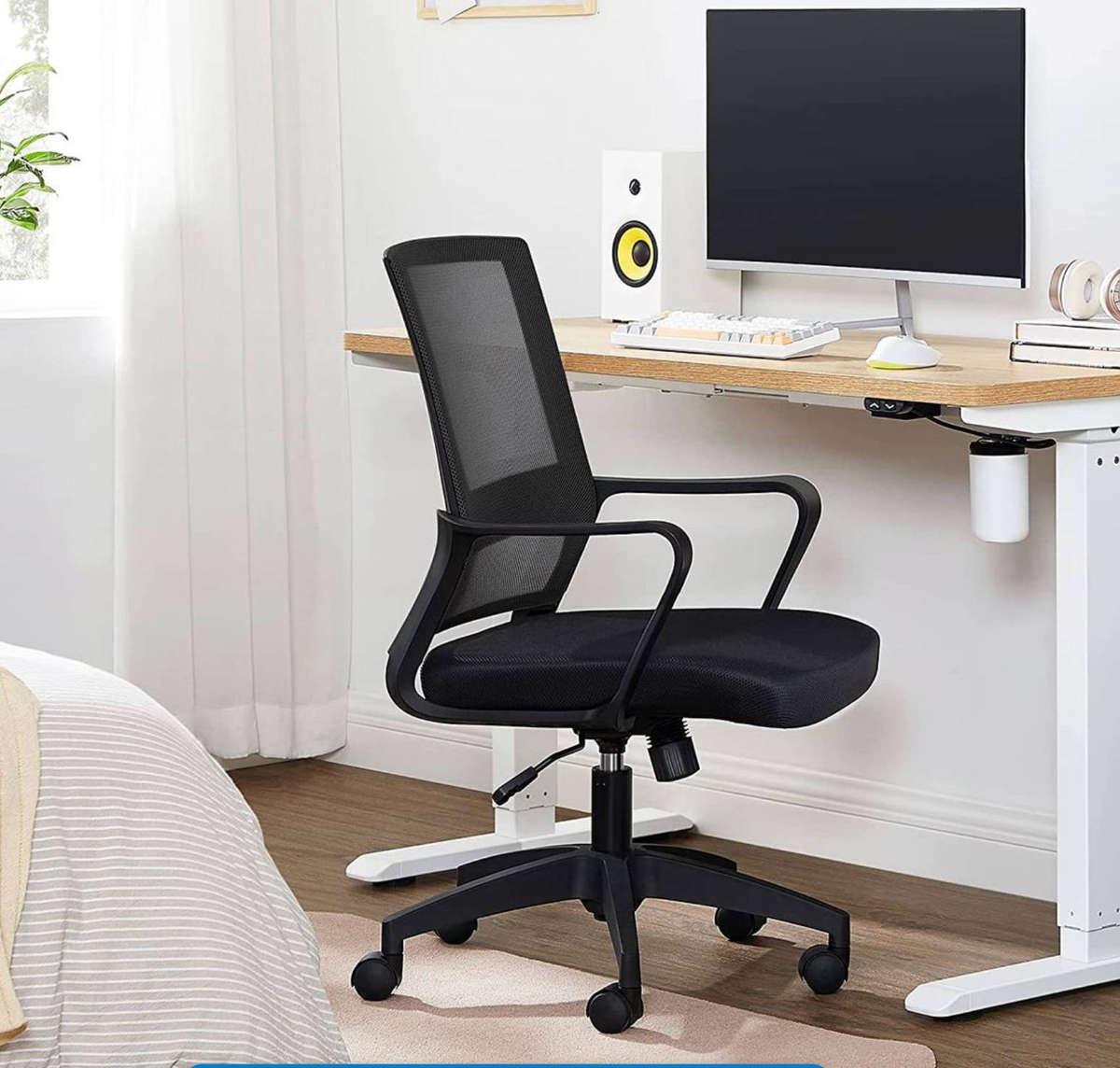 Stylish Classic Mesh Fabric Backrest Ergonomic Office Chair - Black