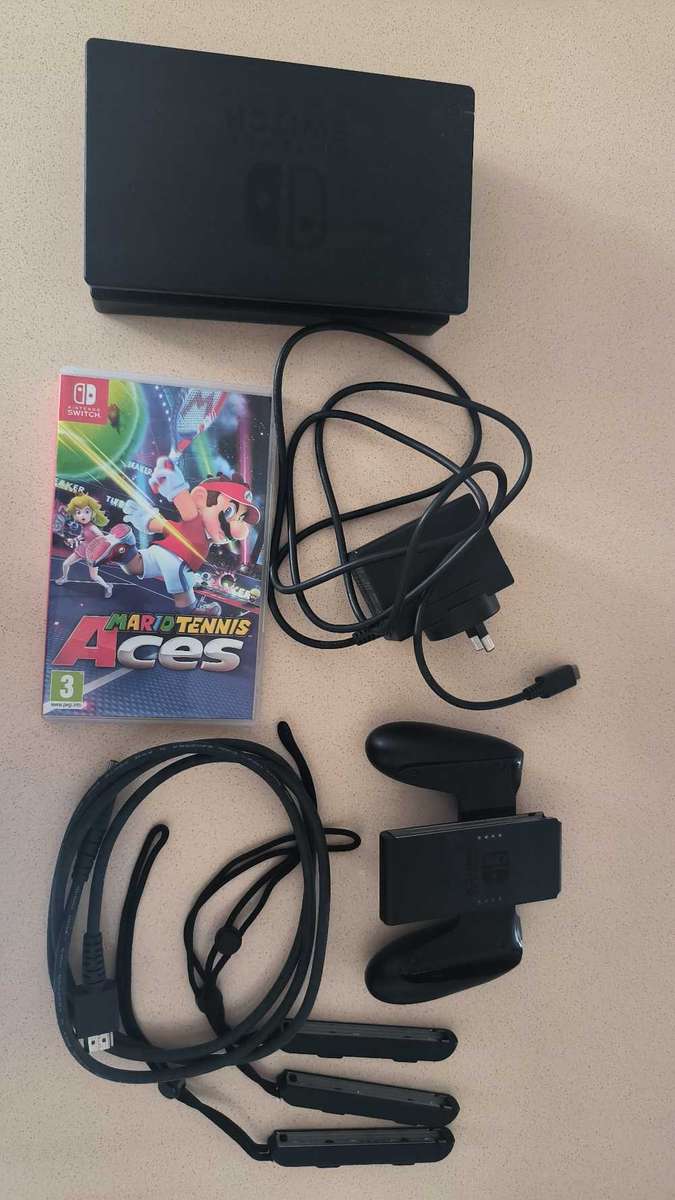 Nintendo Switch 32GB V1 and PRO Controller