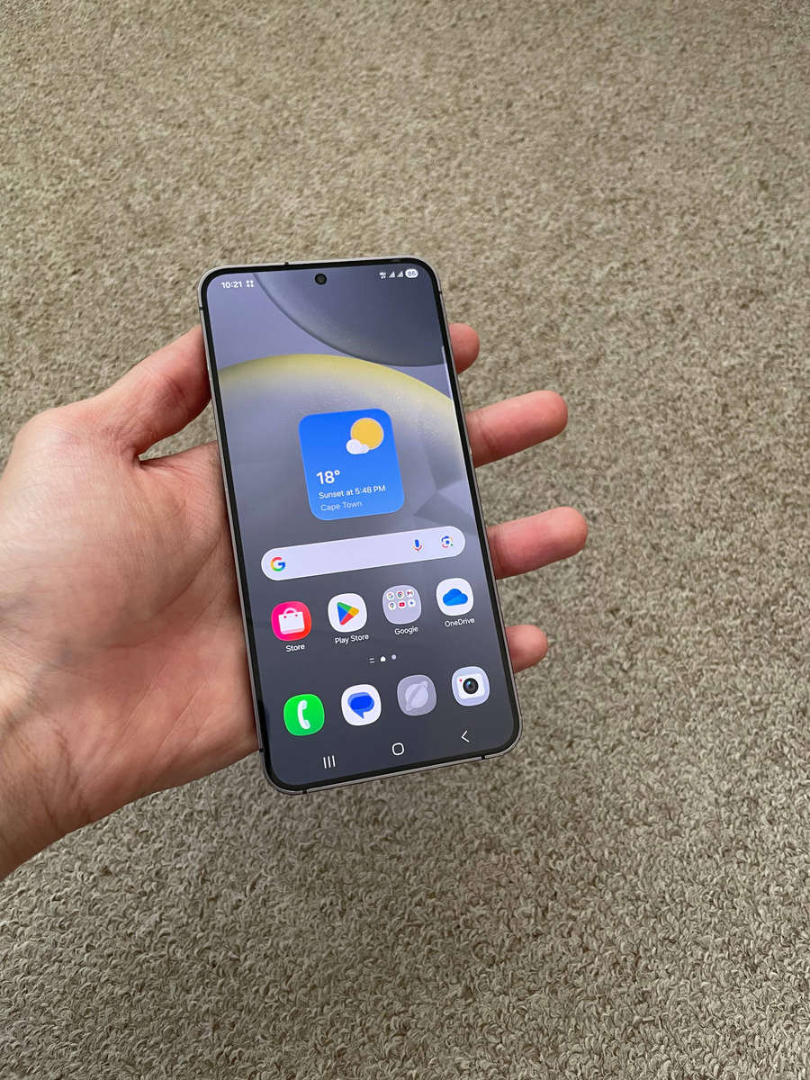 Samsung S24 128gb Dual sim 8gb ram with cover