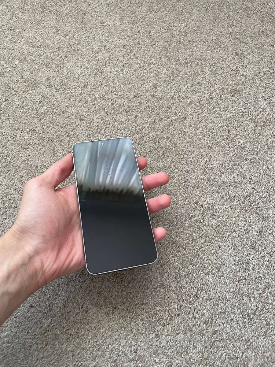 Samsung S24 128gb Dual sim 8gb ram with cover