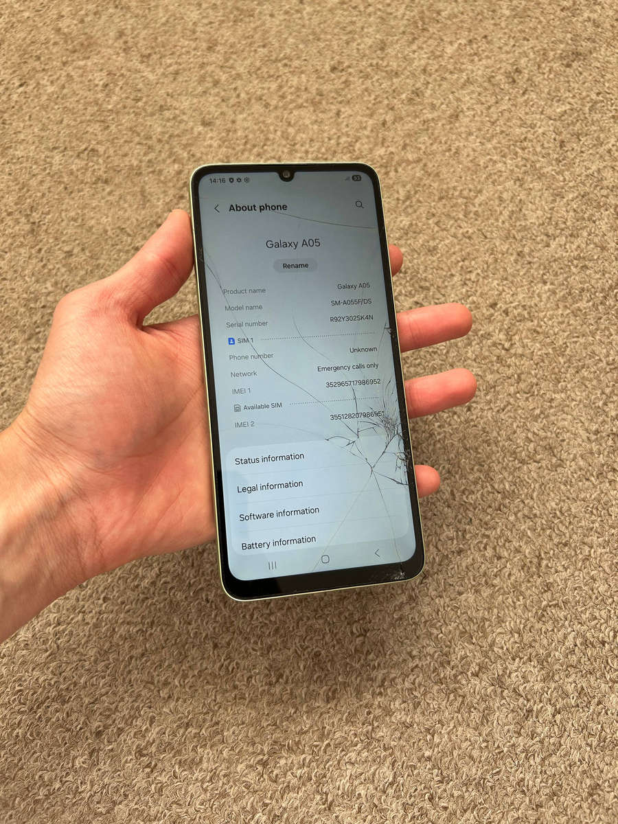 Samsung Galaxy A05 64GB LTE Dual Sim cracked screen
