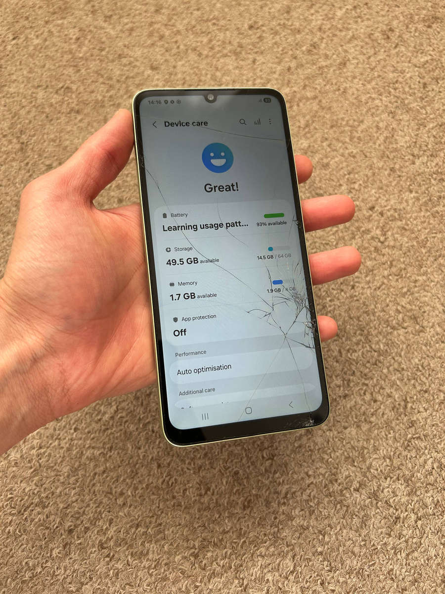 Samsung Galaxy A05 64GB LTE Dual Sim cracked screen