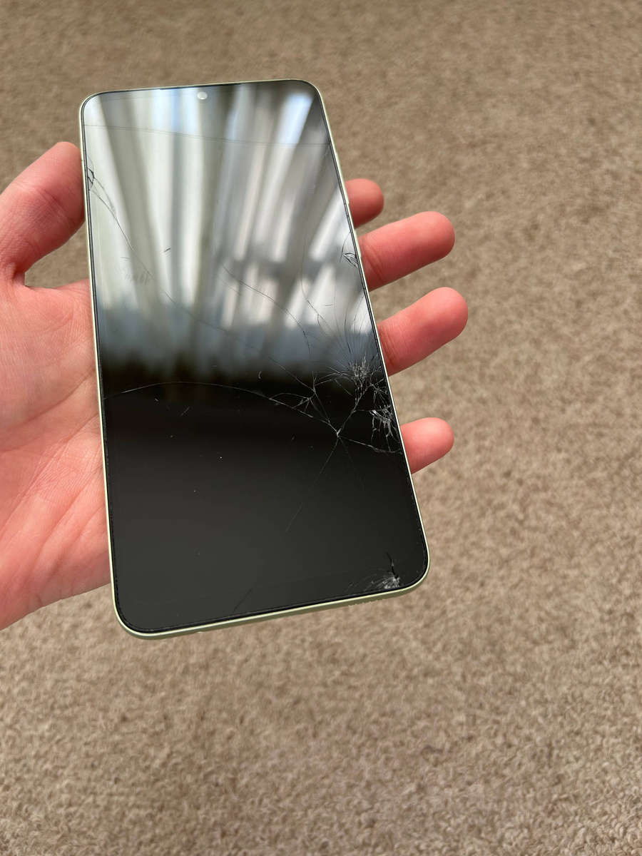 Samsung Galaxy A05 64GB LTE Dual Sim cracked screen