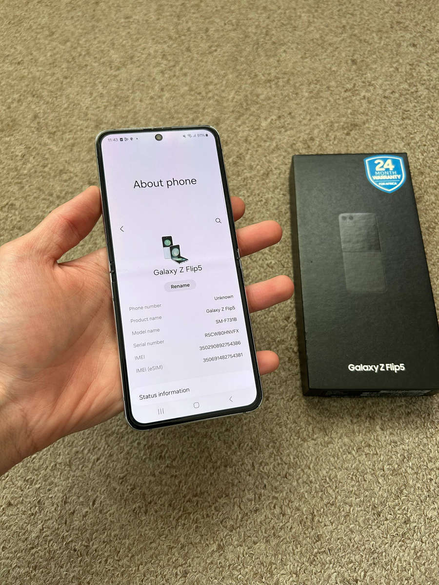 Samsung Galaxy Z Flip 5 256GB 8gb ram Dual sim good condition with box