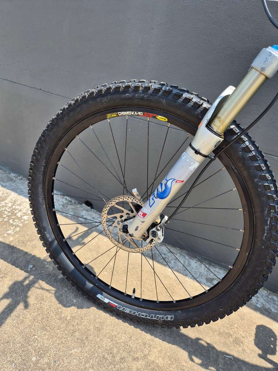 Specialized Epic Comp 26 inch mtb bike bicycle (Retail value brand new is around R45000)
