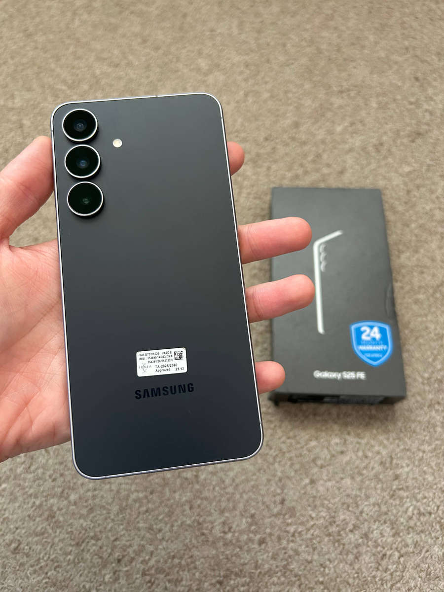Samsung Galaxy S25 FE 5G 256GB Dual Sim excellent condition with box - Jetblack