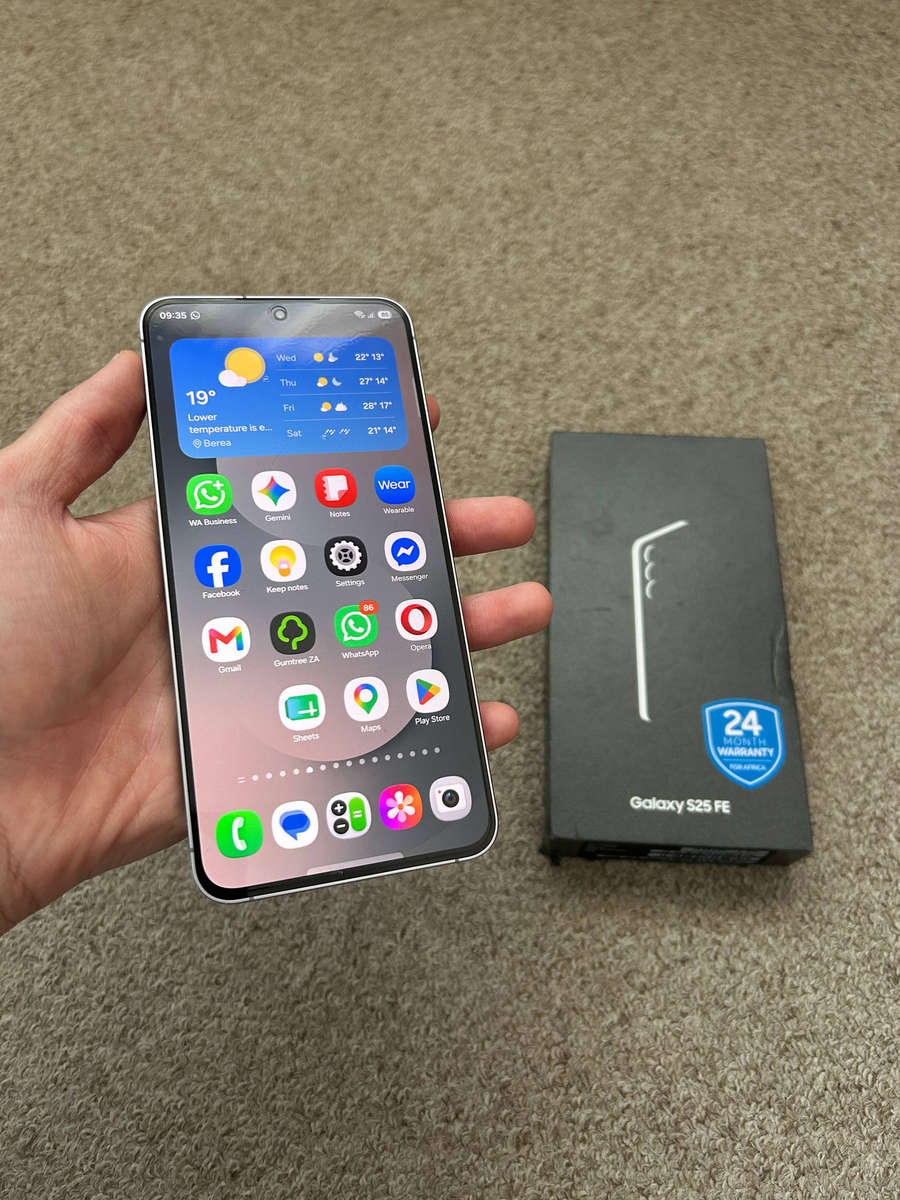 Samsung Galaxy S25 FE 5G 256GB Dual Sim excellent condition with box - Jetblack