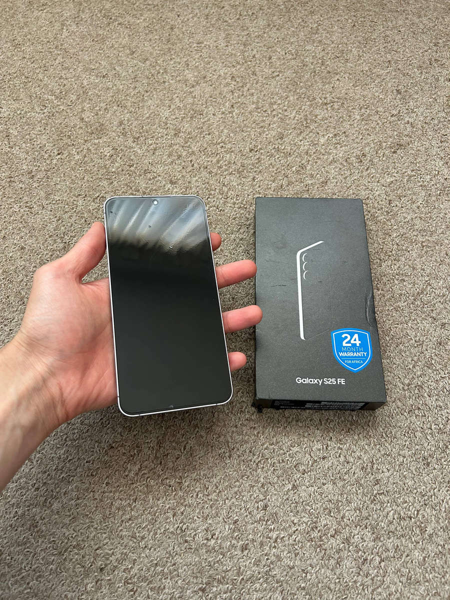 Samsung Galaxy S25 FE 5G 256GB Dual Sim excellent condition with box - Jetblack