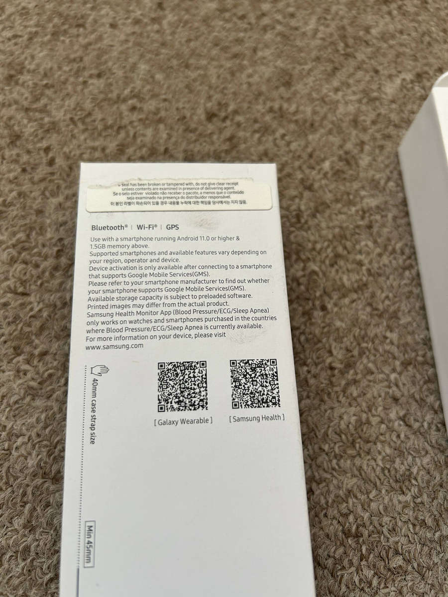 Samsung Galaxy Watch 7 BT 40mm brand new open box with box and charger