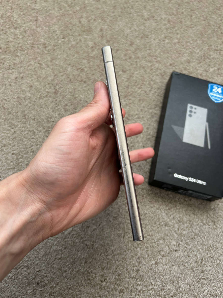 Samsung S24 Ultra 256gb 12gb ram Dual sim with box and cover(read description)