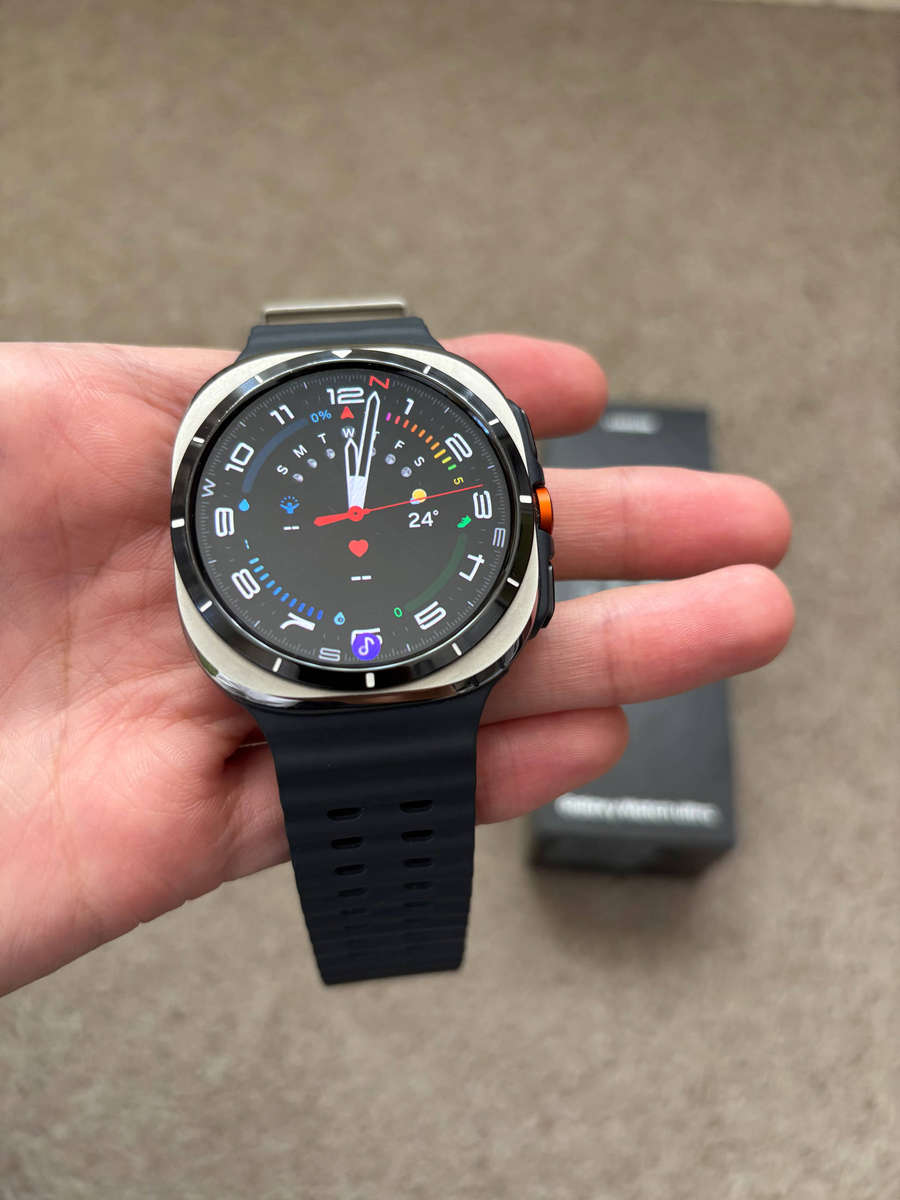 Samsung Galaxy Watch Ultra LTE 47mm - Titanium silver with box and charger