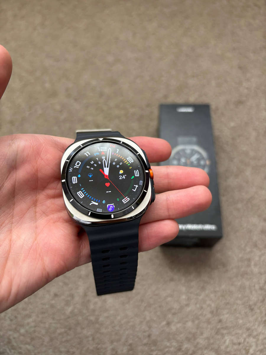 Samsung Galaxy Watch Ultra LTE 47mm - Titanium silver with box and charger