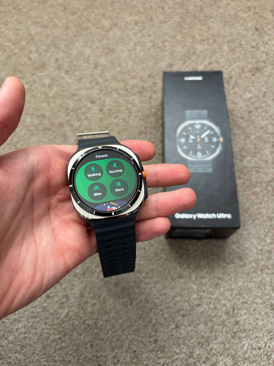 Samsung Galaxy Watch Ultra LTE 47mm - Titanium silver with box and charger