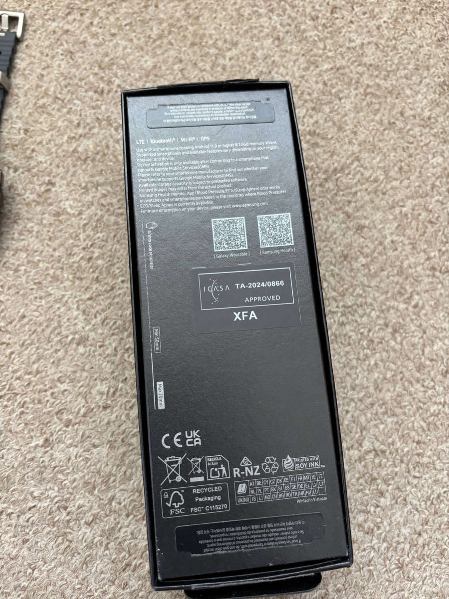 Samsung Galaxy Watch Ultra LTE 47mm - Titanium silver with box and charger