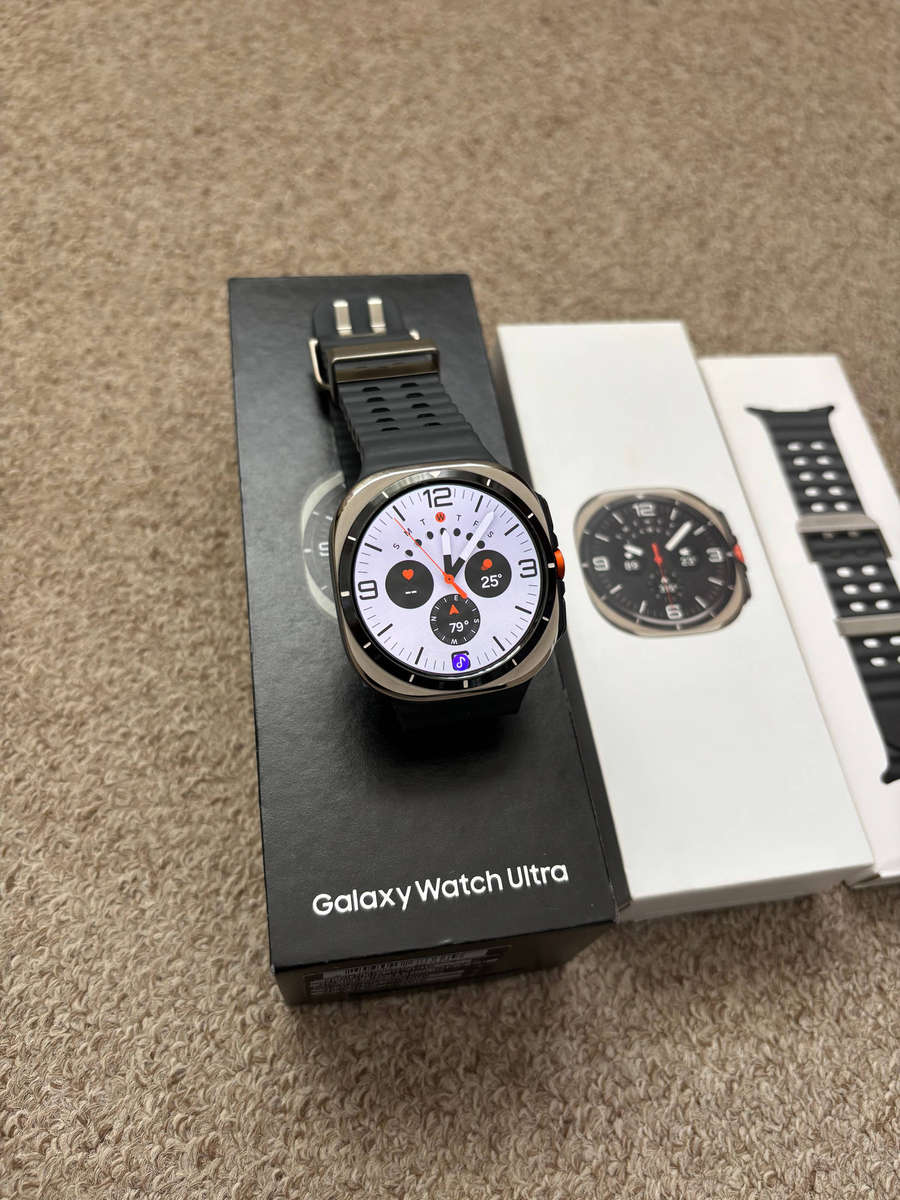 Samsung Galaxy Watch Ultra LTE 47mm - Titanium silver with box and charger
