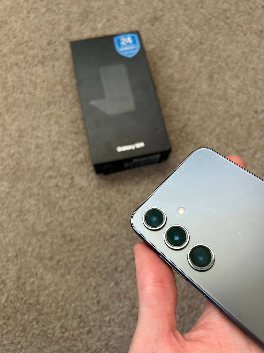 Samsung S24 256gb Dual sim 8gb ram with box and cover