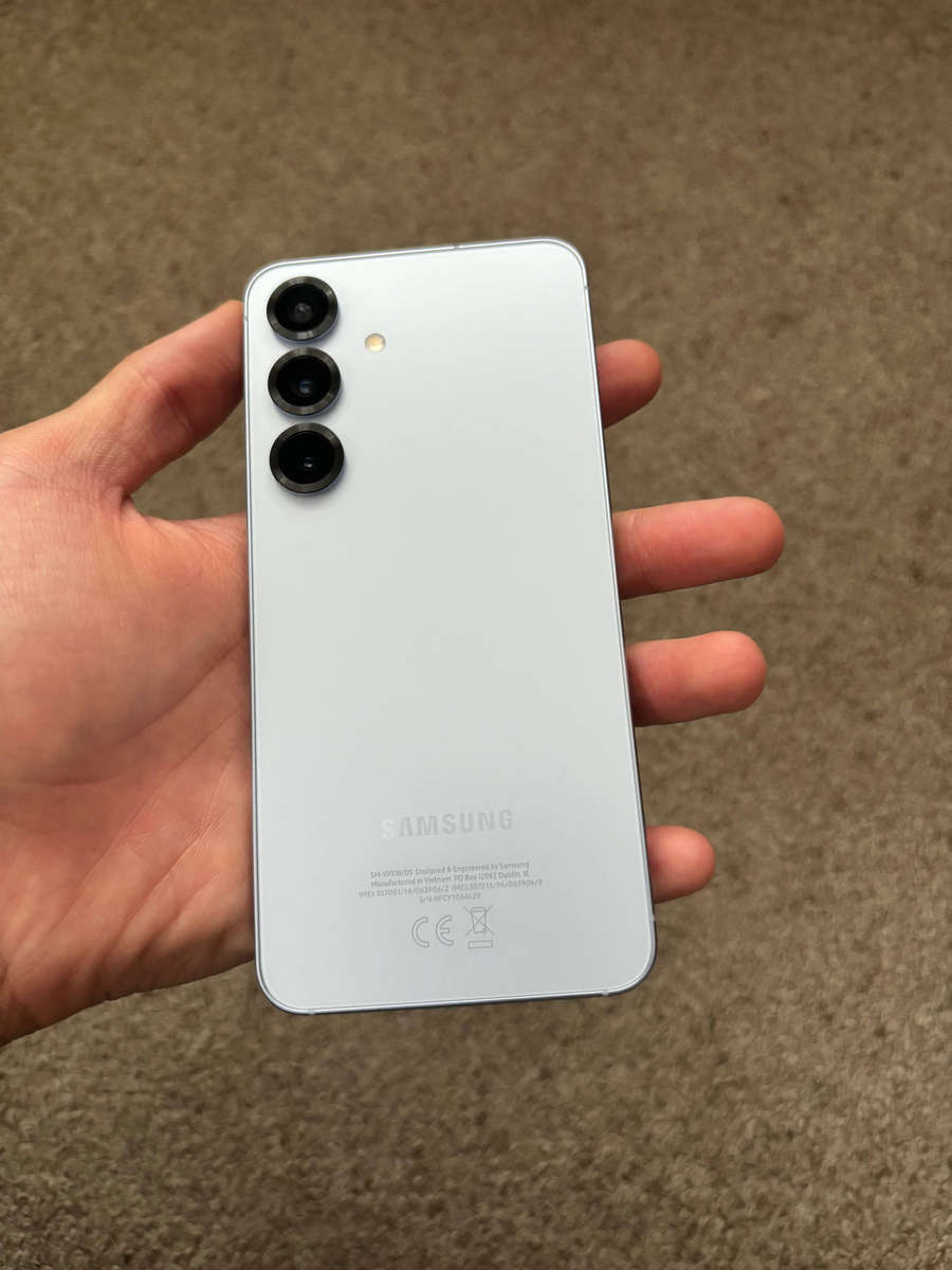 Samsung S25 5G 256gb 12gb ram Dual sim Immaculate condition like new - Icy blue