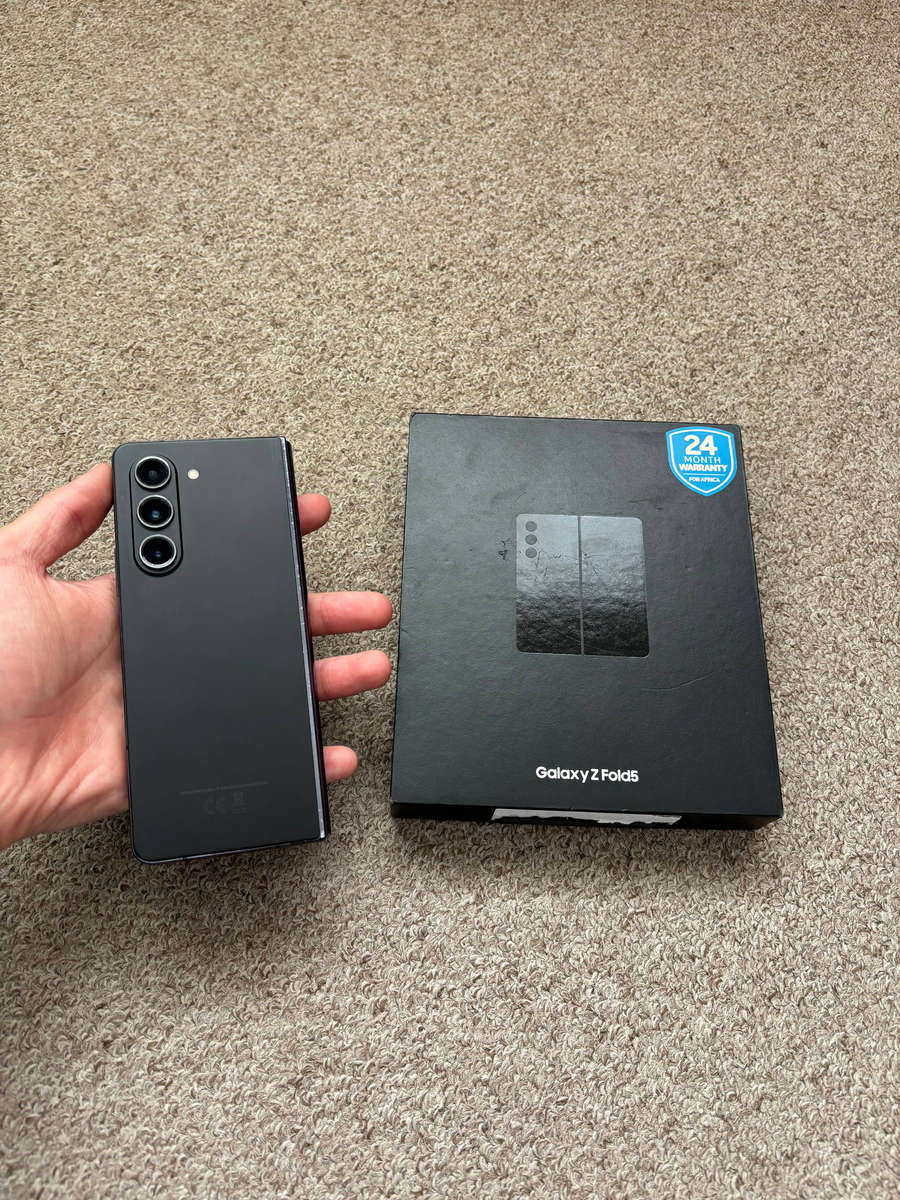 Samsung Galaxy Z Fold 5 Dual sim 256gb with box