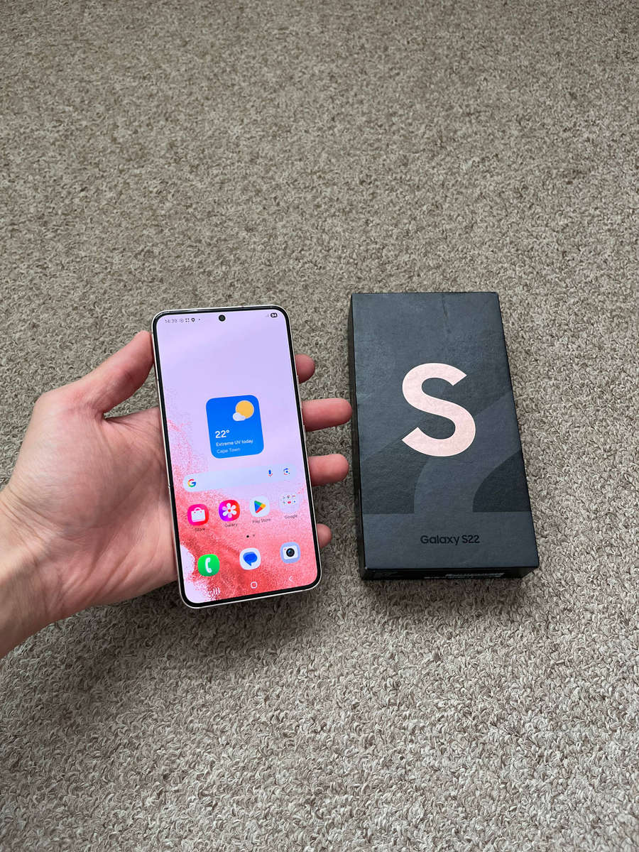 Samsung S22 5G 256gb single sim good condition with box - pink