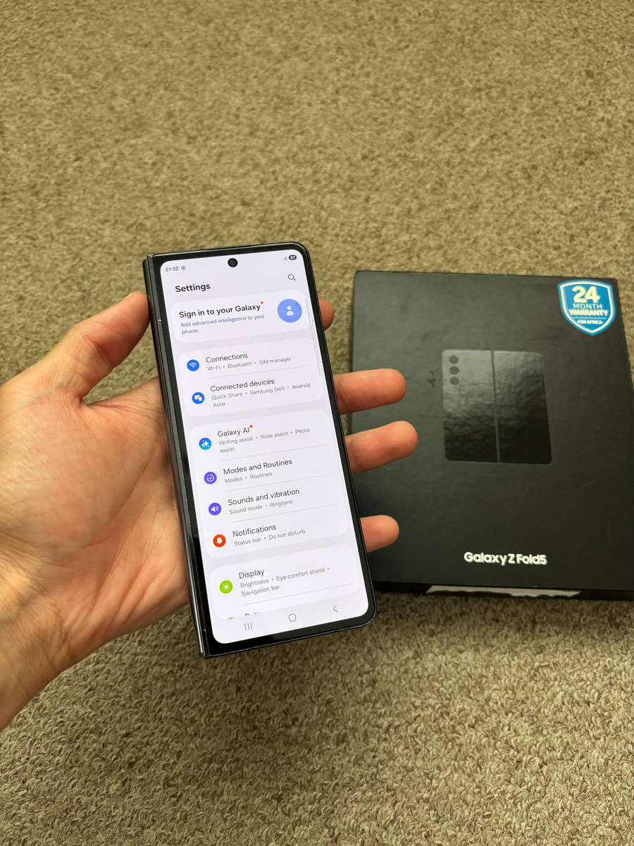 Samsung Galaxy Z Fold 5 Dual sim 256gb with box