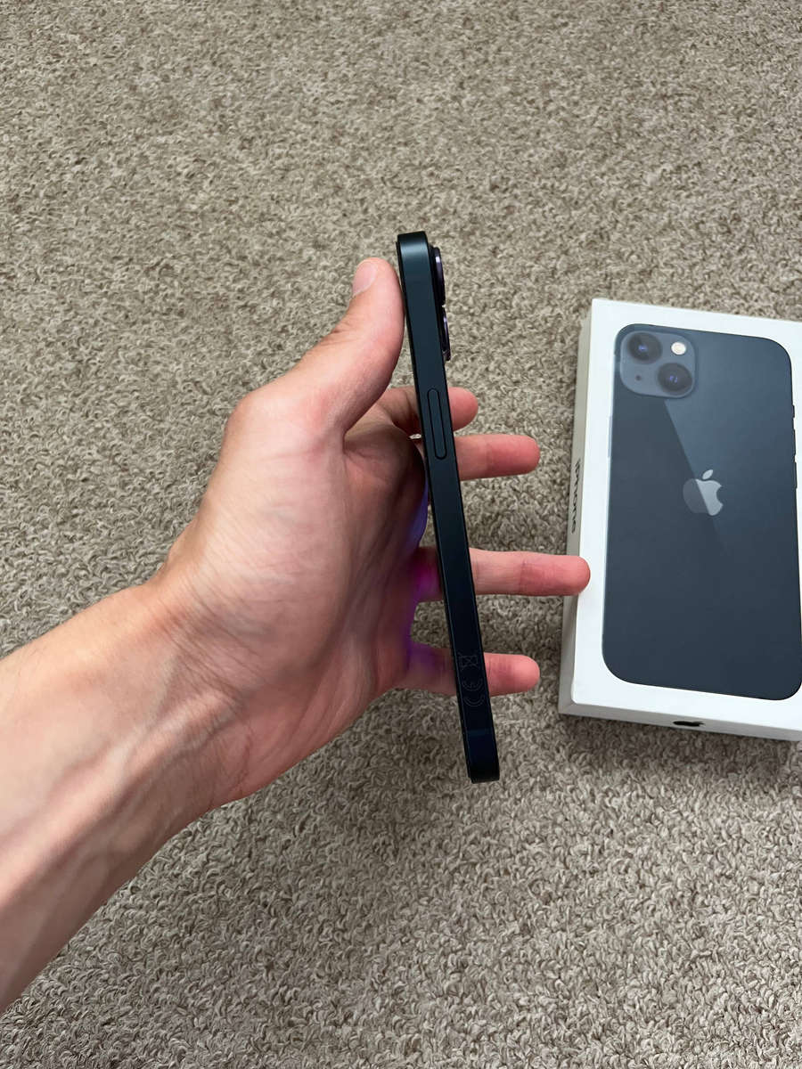 iPhone 13 128gb Dual sim Excellent condition with box and cable 98 battery health