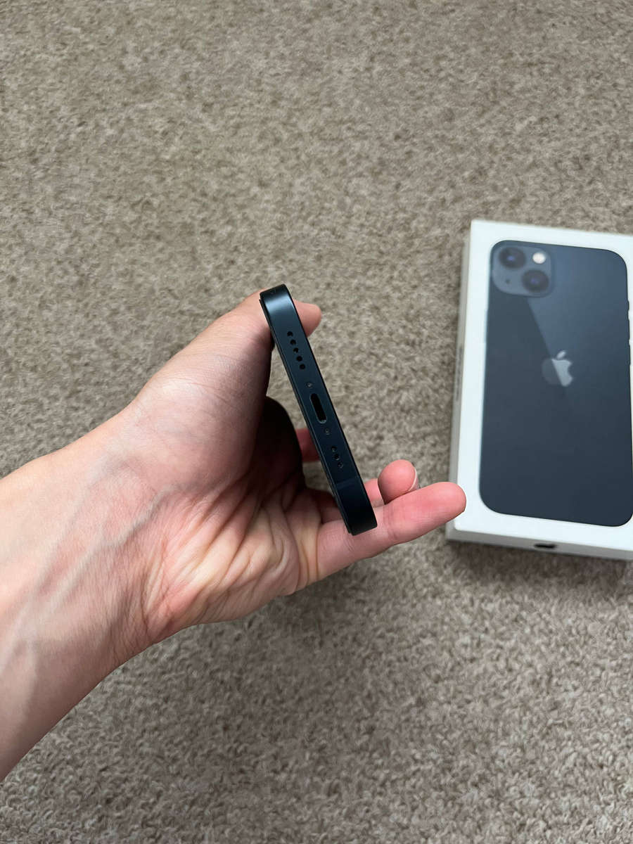iPhone 13 128gb Dual sim Excellent condition with box and cable 98 battery health