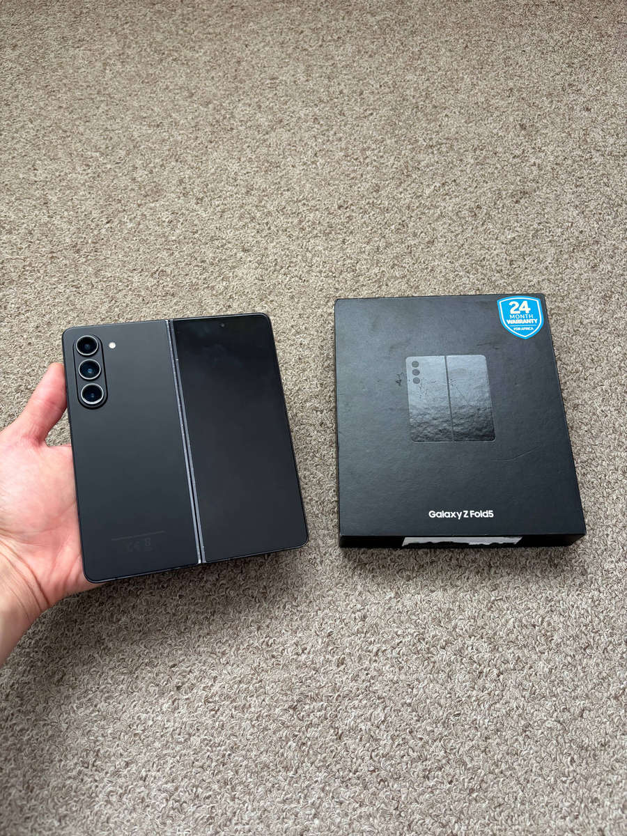 Samsung Galaxy Z Fold 5 Dual sim 256gb with box