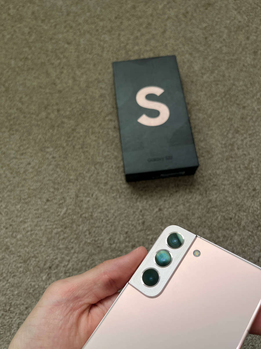 Samsung S22 5G 256gb single sim good condition with box - pink