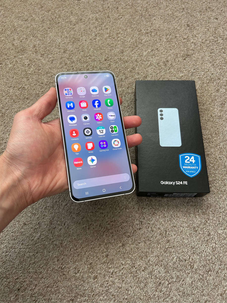 Samsung S24 FE 256gb Dual sim 8gb ram with box Immaculate condition