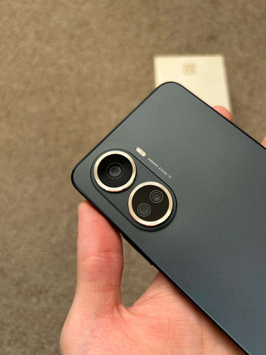 Huawei Nova 10 SE 256gb 8gb ram Excellent condition with box and cover