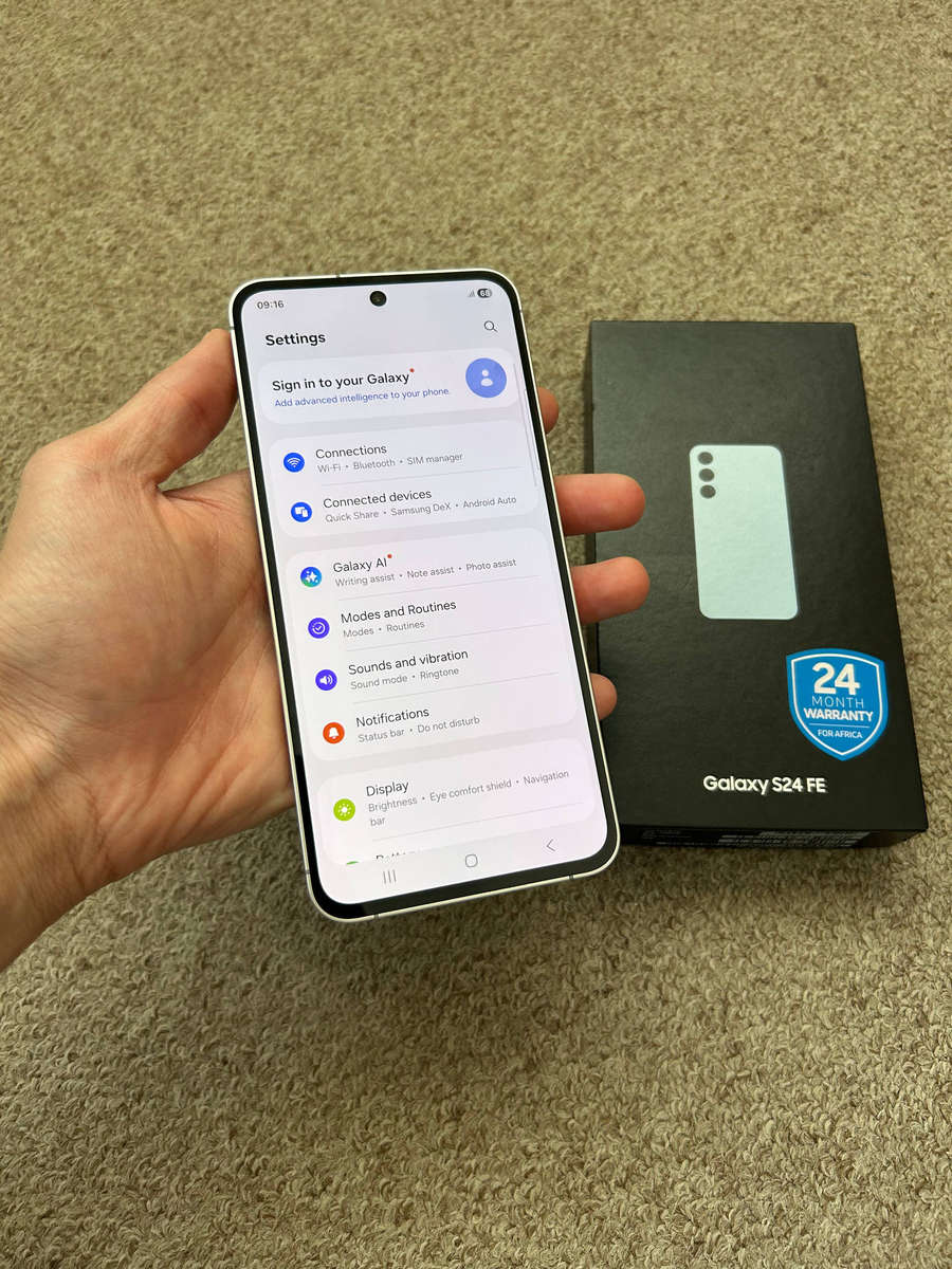 Samsung S24 FE 256gb Dual sim 8gb ram with box Immaculate condition