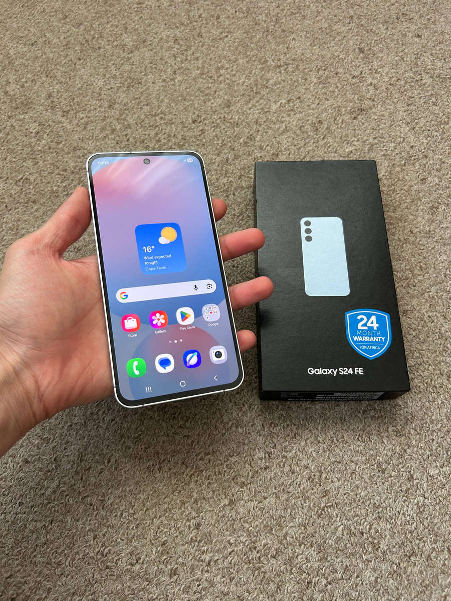 Samsung S24 FE 256gb Dual sim 8gb ram with box Immaculate condition